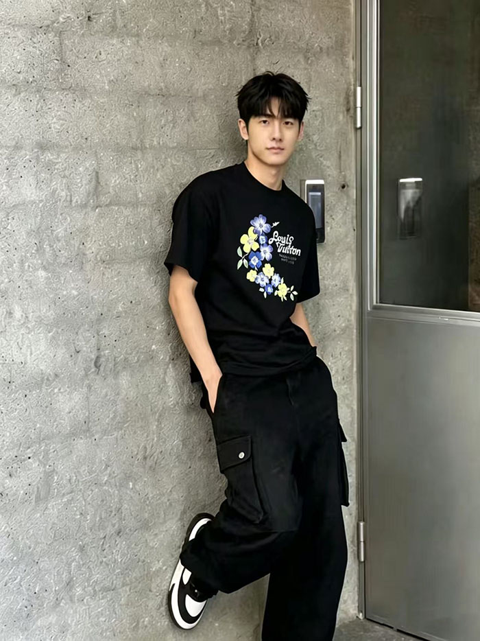 最高級ルイヴィトンスーパーコピー Louis Vuitton コットン 2026年初春新作:プリント柄クルーネック半袖Tシャツclothes202600511 ルイ・ヴィトン メンズ黒Tシャツ - 画像 (6)