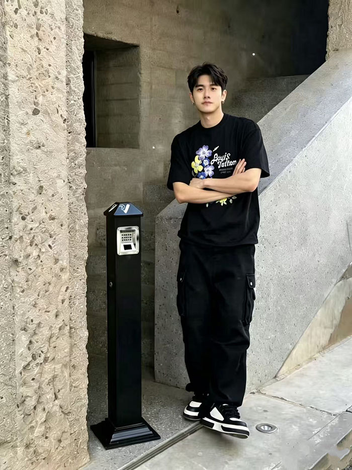 最高級ルイヴィトンスーパーコピー Louis Vuitton コットン 2026年初春新作:プリント柄クルーネック半袖Tシャツclothes202600511 ルイ・ヴィトン メンズ黒Tシャツ - 画像 (5)