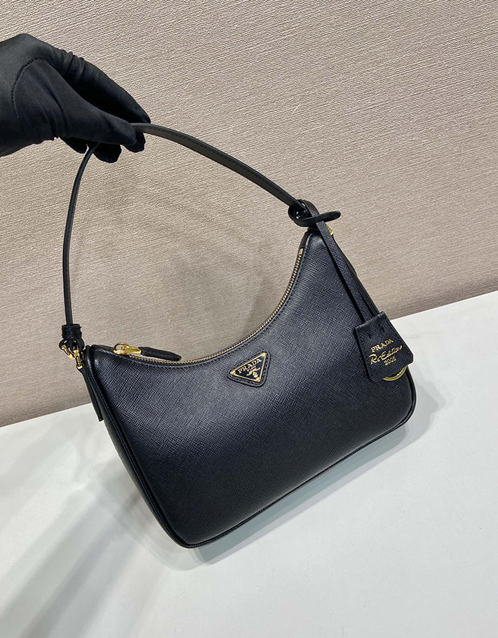 プラダ バッグ レディース 新作 PRADA Re-Edition 2005 スエード ミニバッグ ブラック 1N204W_2G64_F0002 プラダ ミニバッグ アウトレット - 画像 (8)