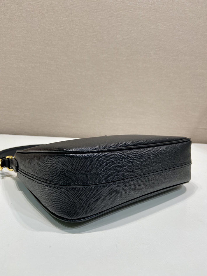 プラダ バッグ レディース 新作 PRADA Re-Edition 2005 スエード ミニバッグ ブラック 1N204W_2G64_F0002 プラダ ミニバッグ アウトレット - 画像 (5)