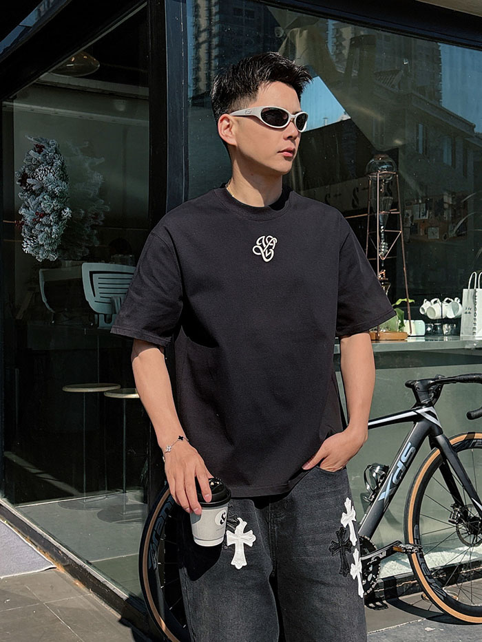 ルイヴィトン メンズ黒Tシャツ