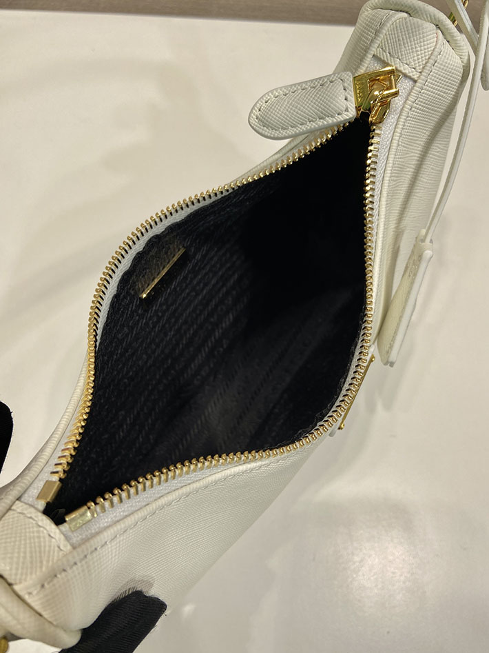 プラダ バッグ レディース 新作 PRADA Re-Edition 2005 スエード ミニバッグ ホワイト 1N204W_2G64_F0009 プラダ ミニバッグ レディース - 画像 (3)