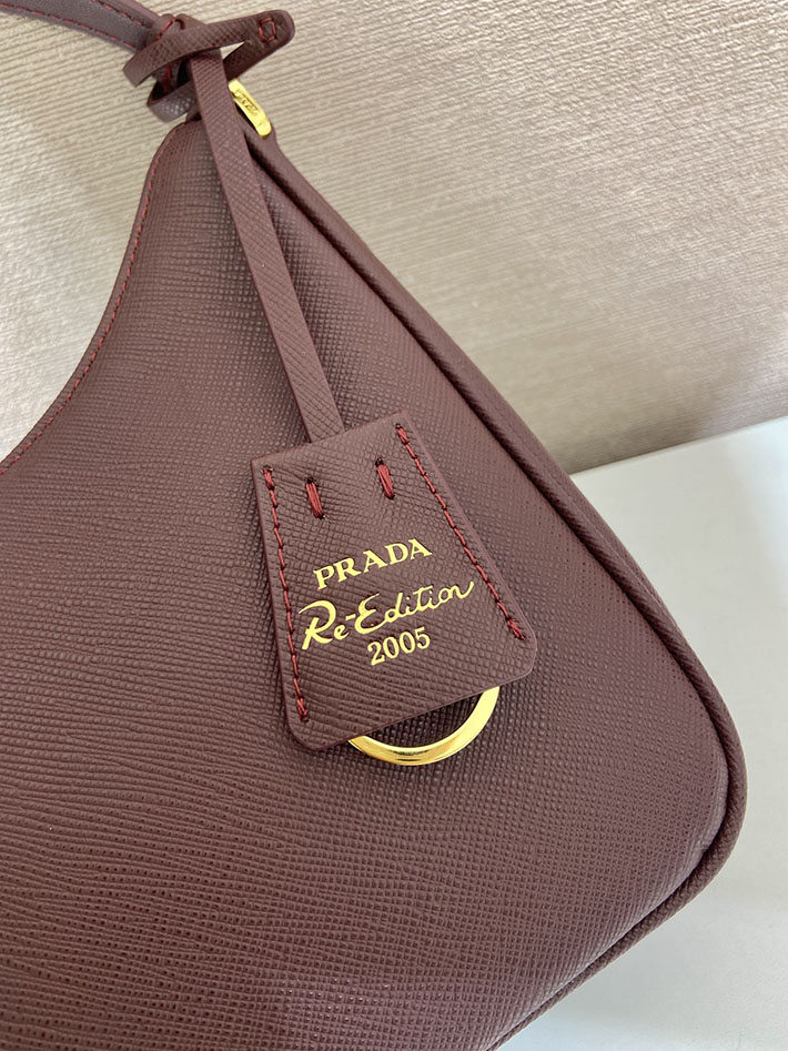 プラダ バッグ レディース 新作 PRADA Re-Edition 2005 スエード ミニバッグ ダークブラウン 1N204W_2G64_F0003 プラダ ミニバッグ レザー - 画像 (4)