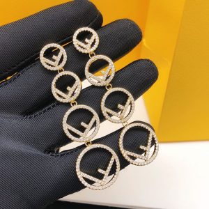 フェンディ ピアス アウトレット