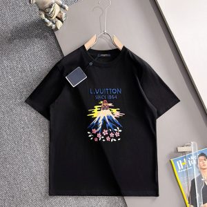 ルイヴィトン 黒のTシャツ 新作