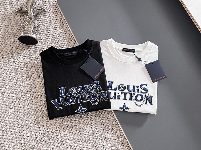 最高級ルイヴィトンスーパーコピー Louis Vuitton コットン ストライプ柄の王冠ロゴがプリントされた半袖Tシャツclothes202600615 ルイヴィトン メンズ黒Tシャツ 新作 - 画像 (2)
