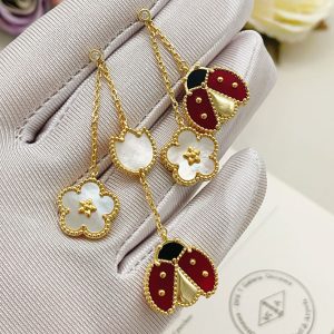 ヴァンクリーフ ピアス 石原さとみ