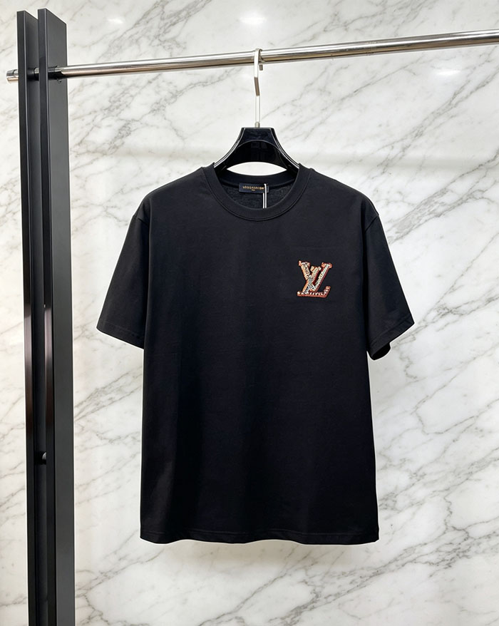 ルイヴィトン メンズ 黒Tシャツ 新作