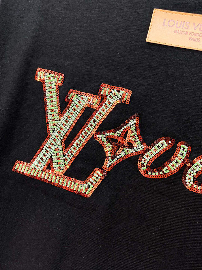 最高級ルイヴィトンスーパーコピー Louis Vuitton 2026年春夏新作 🐫 クルーネック ピュアコットン 半袖Tシャツ clothes202600627 ルイヴィトン メンズ 黒Tシャツ 新作 - 画像 (10)