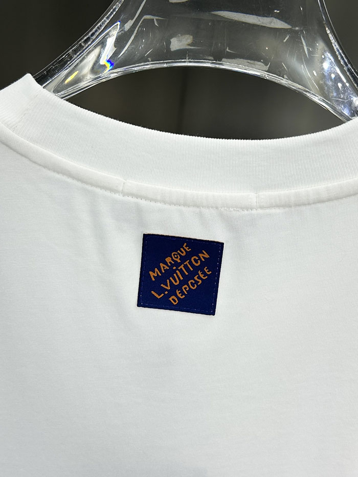 最高級ルイヴィトンスーパーコピー Louis Vuitton コットン 2026年新作 最高品質のブティックTシャツ 最高級の職人技 clothes202600637 ルイヴィトン メンズ Tシャツ 最高新作 - 画像 (4)