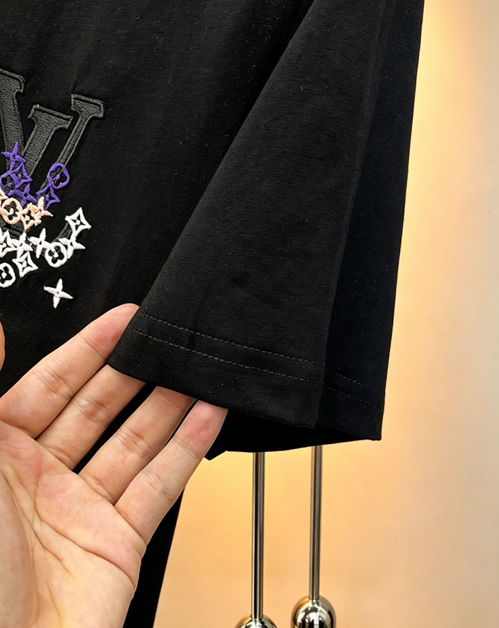 最高級ルイヴィトンスーパーコピー Louis Vuitton 2026年春夏新作:ピュアコットン クルーネック 半袖Tシャツ clothes202600651 メンズ ヴィトン Tシャツ 黒 - 画像 (11)