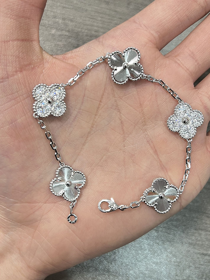 最高級ヴァンクリーフスーパーコピー VAN CLEEF&ARPELS ヴィンテージ アルハンブラ ブレスレット、5モチーフ VCARP4KN00 ヴァンクリ コピー - 画像 (4)