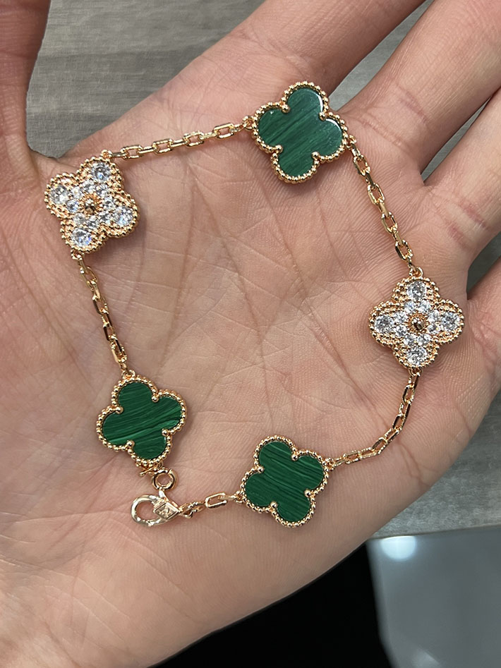 最高級ヴァンクリーフスーパーコピー VAN CLEEF&ARPELS ヴィンテージ アルハンブラ ブレスレット 5モチーフ VCARO7GQ00 ヴァンクリーフ 安い国 - 画像 (6)