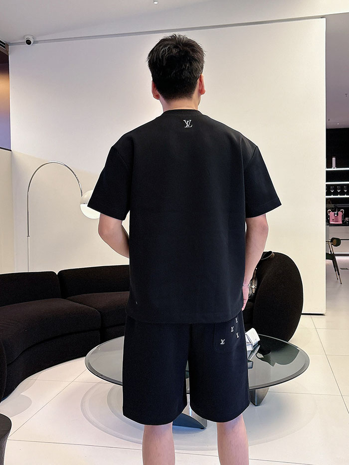 最高級ルイヴィトンスーパーコピー Louis Vuitton 2026年夏最新クラシックデザイン半袖Tシャツ&ショーツセットclothes202600662 Tシャツ 短パン セットアップ レディース - 画像 (2)