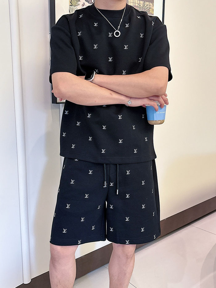 最高級ルイヴィトンスーパーコピー Louis Vuitton 2026年夏最新クラシックデザイン半袖Tシャツ&ショーツセットclothes202600662 Tシャツ 短パン セットアップ レディース - 画像 (7)