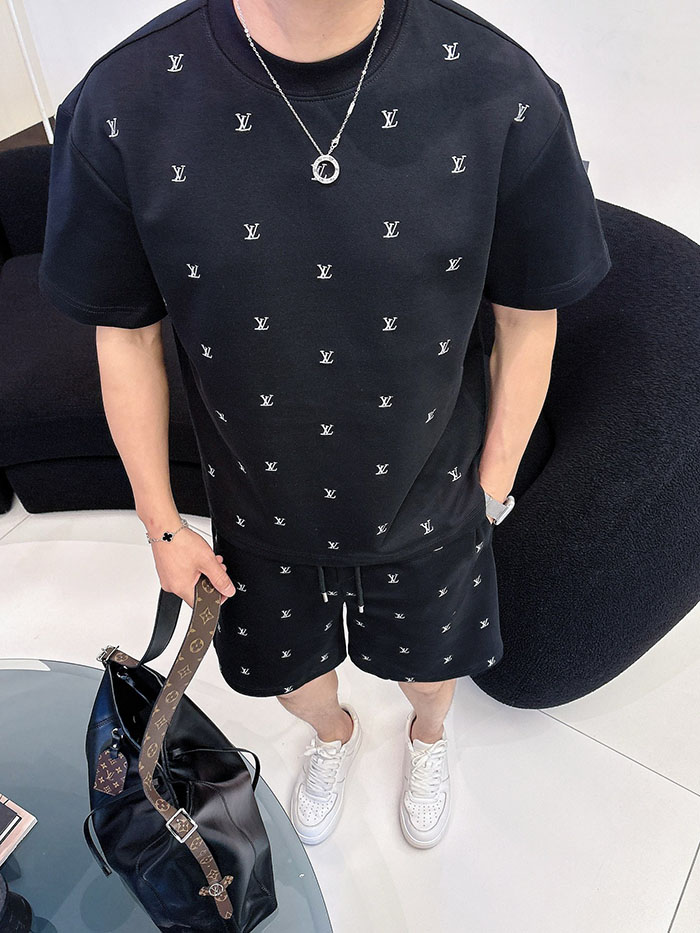 最高級ルイヴィトンスーパーコピー Louis Vuitton 2026年夏最新クラシックデザイン半袖Tシャツ&ショーツセットclothes202600662 Tシャツ 短パン セットアップ レディース - 画像 (6)