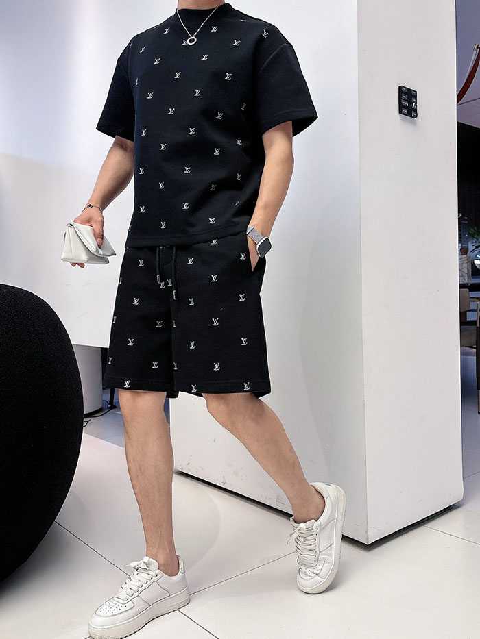 最高級ルイヴィトンスーパーコピー Louis Vuitton 2026年夏最新クラシックデザイン半袖Tシャツ&ショーツセットclothes202600662 Tシャツ 短パン セットアップ レディース - 画像 (5)