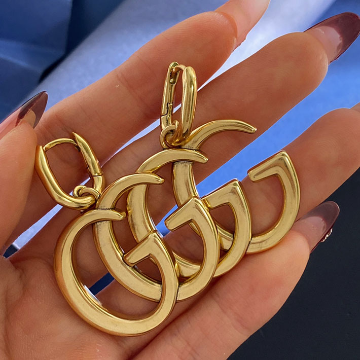 グッチ直営アウトレット店 GUCCI ダブルG ミニ ピアス 2026新作 ゴールドトーン 864803 I4600 0912 グッチ ピアス ゴールド - 画像 (3)