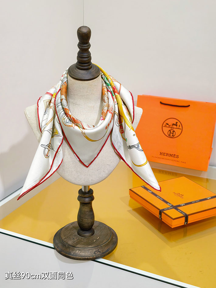 最高級エルメススーパーコピー HERMES カレジェアン エルメスの世界 H244230S 07 エルメス スカーフ 人気柄 - 画像 (4)