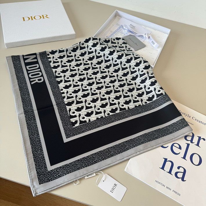 最高級ディオールスーパーコピー Diortwin 70 スクエアスカーフ 15DOB070I600_C541 レディース Dior スカーフ - 画像 (3)