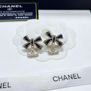 シャネル ロゴ ピアス