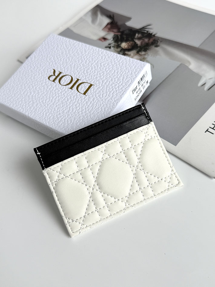 最高級ディオールスーパーコピー Lady Dior Freesia カードホルダー ラテホワイト ブラック S2604PUQC_M06E ディオール カードケース コピー - 画像 (5)