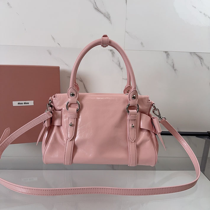 最高級MiuMiuスーパーコピー ミュウミュウ 光沢感のあるレザーのトップハンドルバッグ ロージーブラッシュ 5BA327_2A44_F010F ミュウミュウバッグコピー - 画像 (9)