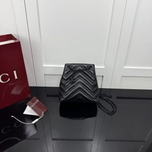 グッチ バッグ 黒