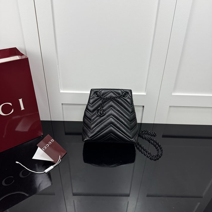 グッチ バッグ 黒