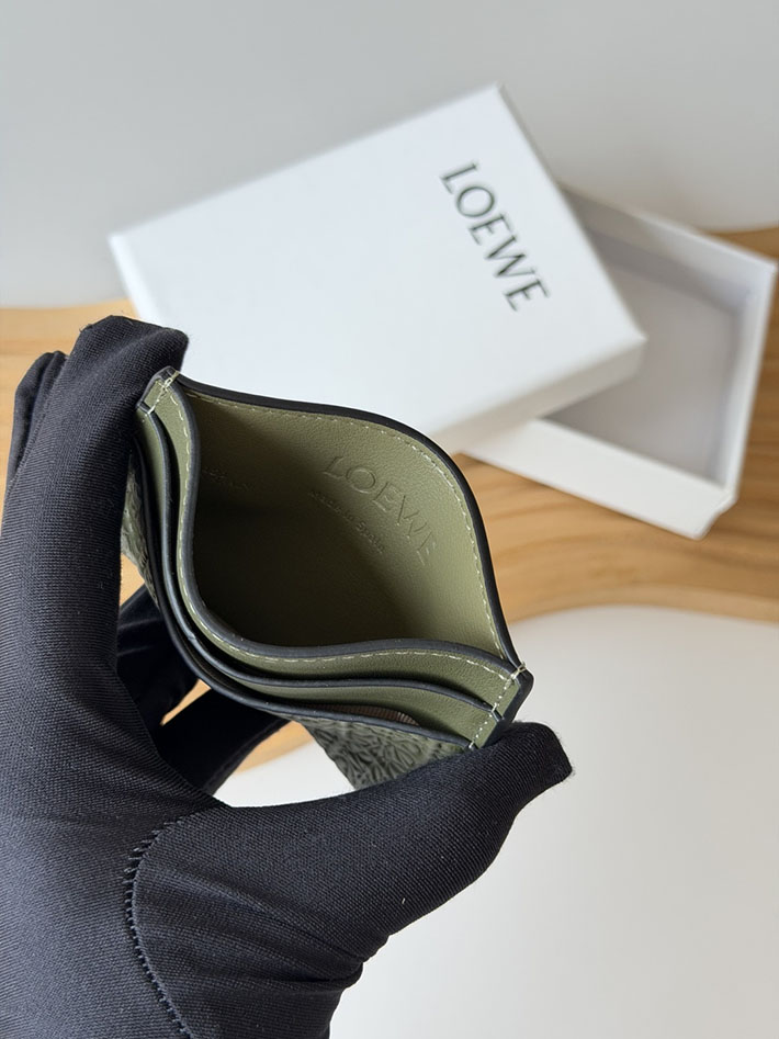 最高級ロエベスーパーコピー LOEWE リピート プレーン カードホルダー エンボス シルクカーフ アボカドグリーン C499322X01-3949 ロエベ カードケース アウトレット - 画像 (2)