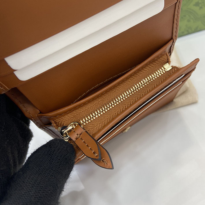 グッチ 財布 アウトレット GUCCI GGエンブレム スモールウォレット ベージュ&ダークブラウン 820692 FAD6L 9758 グッチ 財布 安い - 画像 (3)