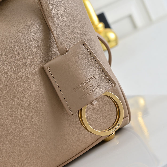 バレンシアガ バッグ 人気 レディース BALENCIAGA Rodeo ハンドバッグ ミニ ブラック 7954562AA4V2621 バレンシアガ ハンドバッグ ミニ - 画像 (5)
