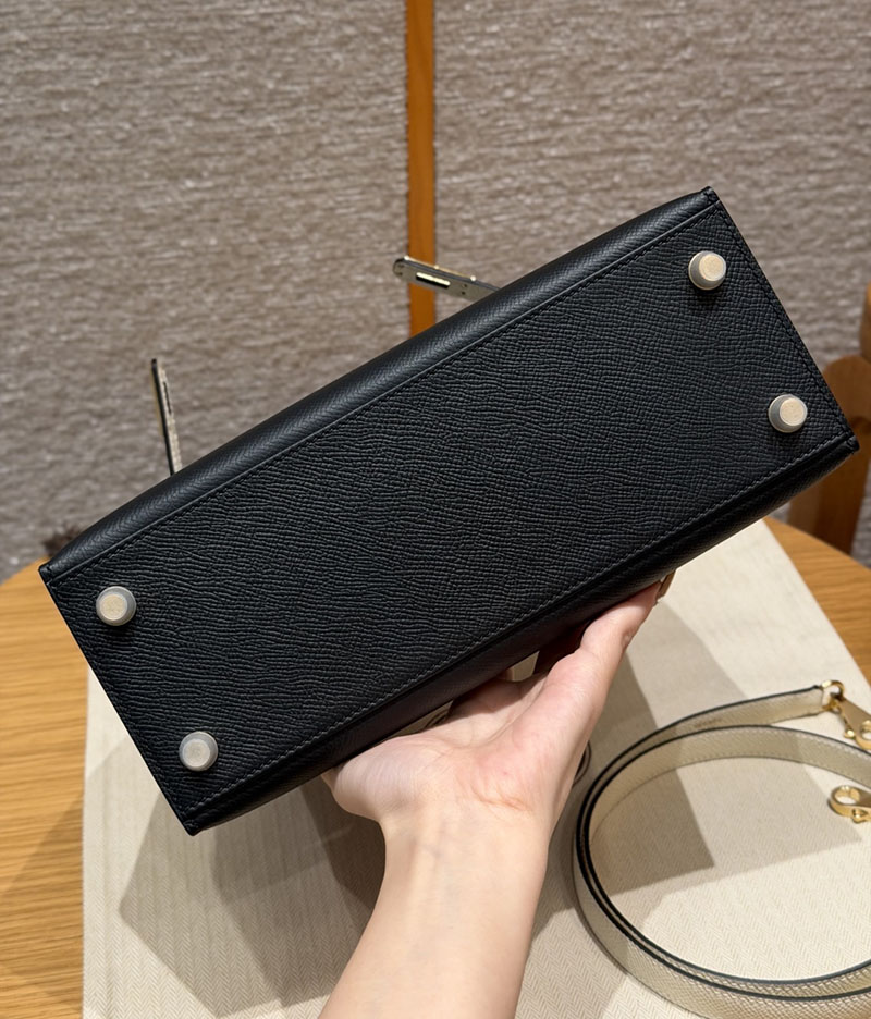 エルメス ケリー 25の通販 HERMES ケリー25 外縫い ブラック/ナタ ヴォーエプソン ゴールド金具 2633944 ケリー25 外縫い ノワール - 画像 (6)