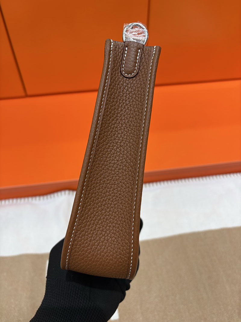 エルメス エヴリン ミニ HERMES エヴリン TPM ベージュ×ブラウン トワルアッシュ/トゴ シルバー金具 2633945 エヴリンTPM 人気色 - 画像 (5)