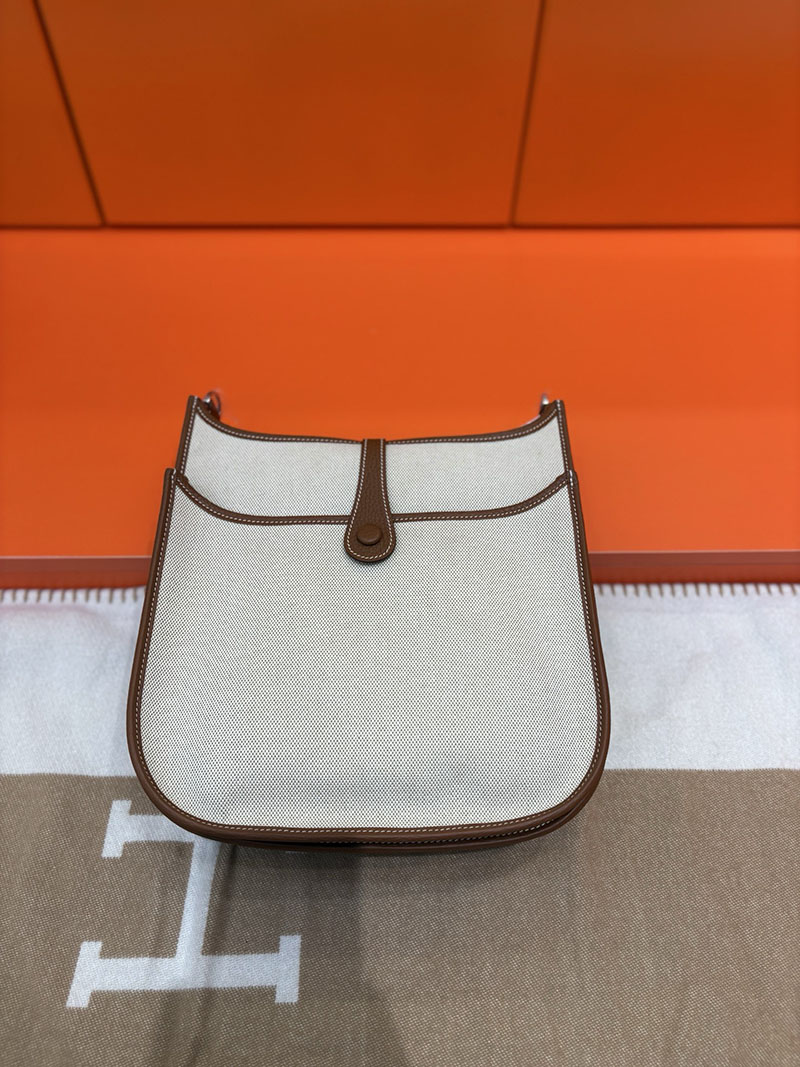 エルメス エヴリンの通販 HERMES エヴリン 29 PM ベージュ×ブラウン トワルアッシュ/トゴ シルバー金具 2633946 エヴリン PM 定価 - 画像 (4)