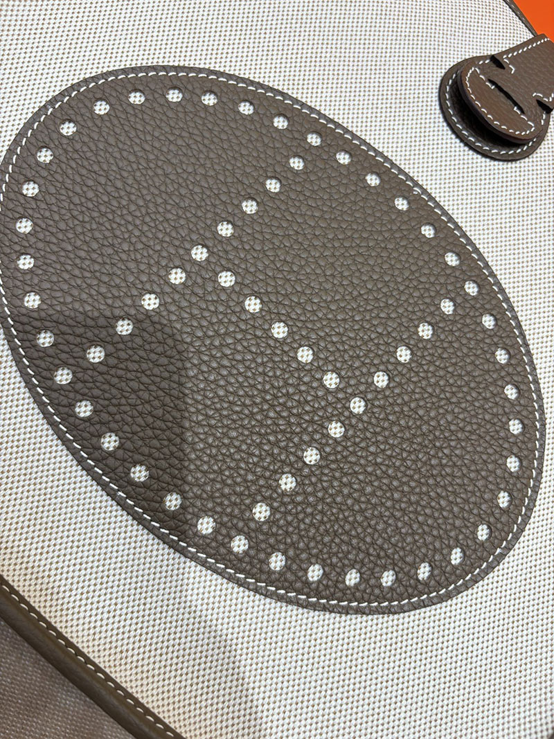 エルメス エヴリンの通販 HERMES エヴリン 29 PM ベージュ×エトゥープ トワルアッシュ/トゴ シルバー金具 2633948 エヴリン pm コーデ - 画像 (6)