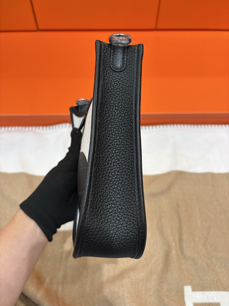 エルメス エヴリン ミニ HERMES エヴリン TPM ベージュ×ブラック トワルアッシュ/トゴ シルバー金具 2633949 エヴリンTPM 人気色 - 画像 (5)