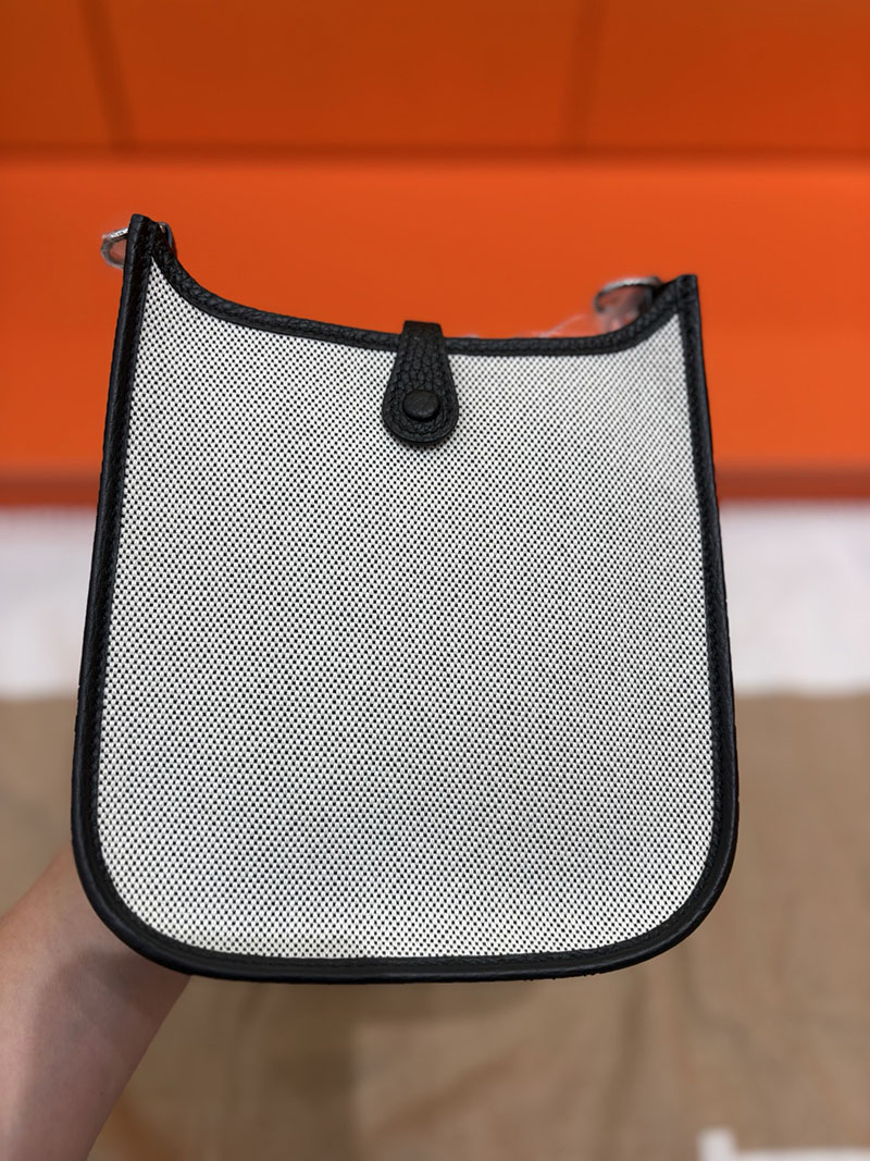 エルメス エヴリン ミニ HERMES エヴリン TPM ベージュ×ブラック トワルアッシュ/トゴ シルバー金具 2633949 エヴリンTPM 人気色 - 画像 (3)