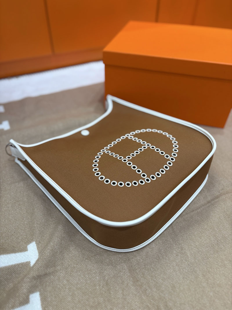 エルメス エヴリンの通販 HERMES エヴリン 29 PM ホワイト×ブラウン トワルアッシュ/トゴ シルバー金具 2633954 エルメス エヴリン 定価 - 画像 (3)