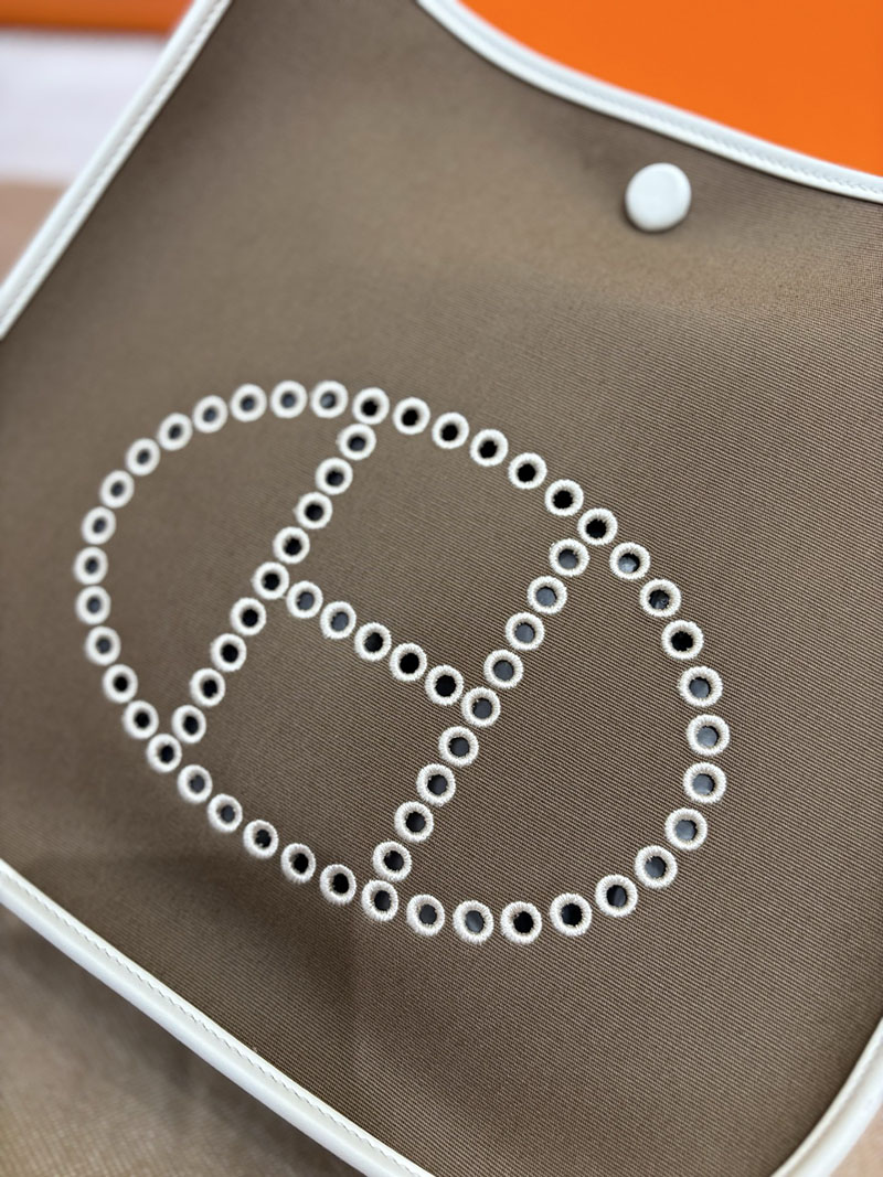 エルメス エヴリンの通販 HERMES エヴリン 29 PM ホワイト×グレー トワルアッシュ/トゴ シルバー金具 2633956 エルメス エブリン 値段 - 画像 (8)