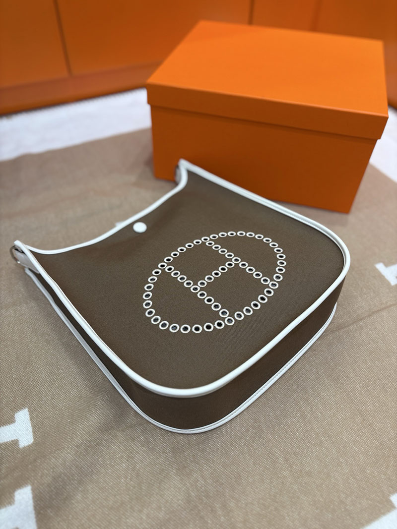 エルメス エヴリンの通販 HERMES エヴリン 29 PM ホワイト×グレー トワルアッシュ/トゴ シルバー金具 2633956 エルメス エブリン 値段 - 画像 (3)
