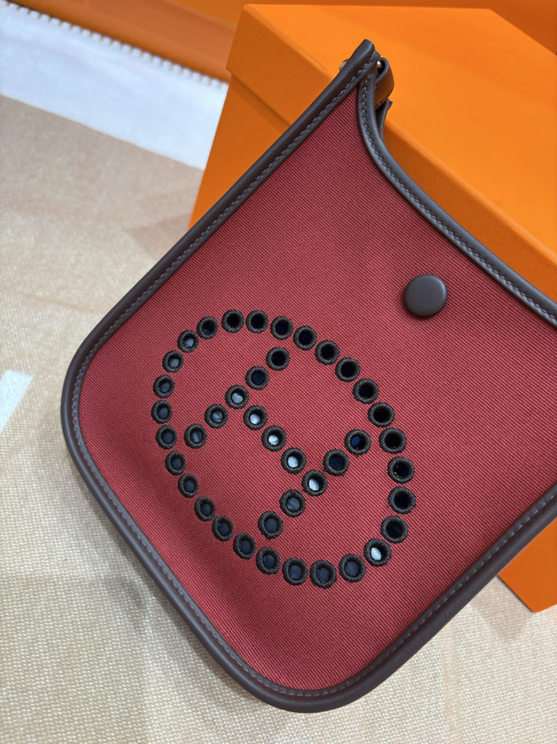 エルメス エヴリン ミニ HERMES エヴリン TPM ブラック×ボルドー トワルアッシュ/トゴ シルバー金具 2633957 エルメス エヴリン 16 - 画像 (8)