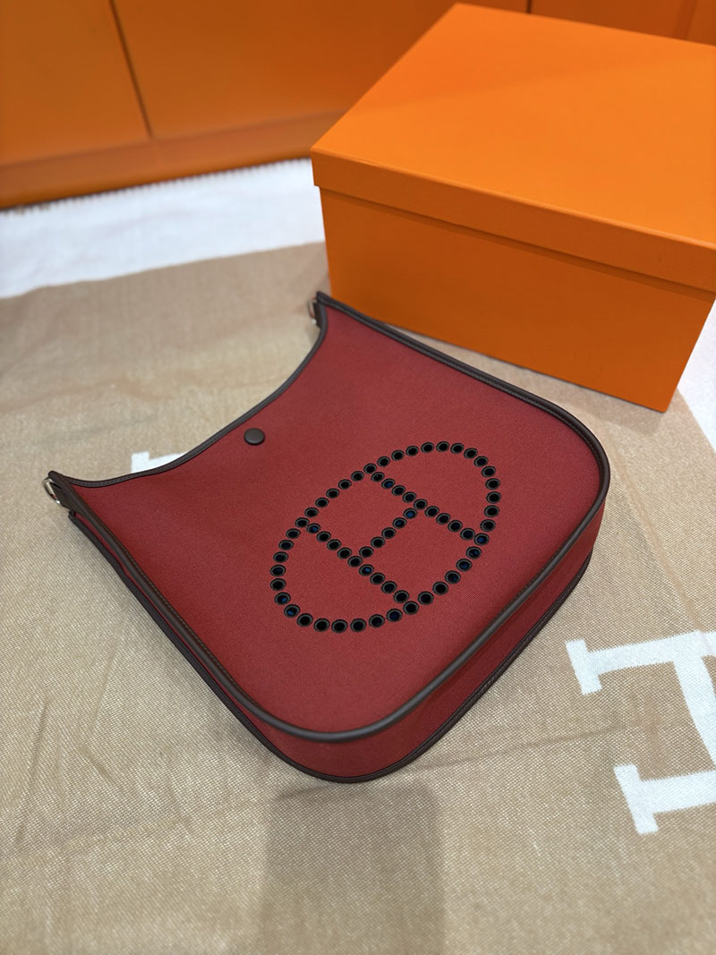 エルメス エヴリンの通販 HERMES エヴリン 29 PM ブラック×ボルドー トワルアッシュ/トゴ シルバー金具 2633958 エルメス エブリン 価格 - 画像 (5)