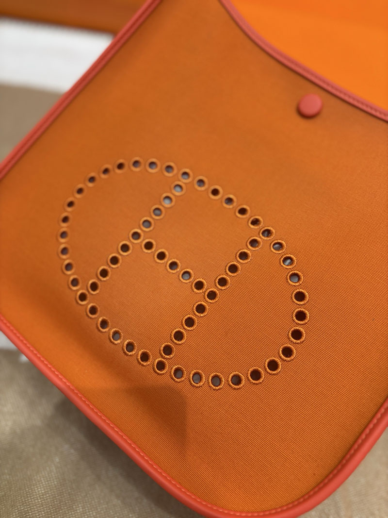 エルメス エヴリンの通販 HERMES エヴリン 29 PM オレンジ トワルアッシュ/トゴ シルバー金具 2633960 エルメス エブリン 人気色 - 画像 (8)