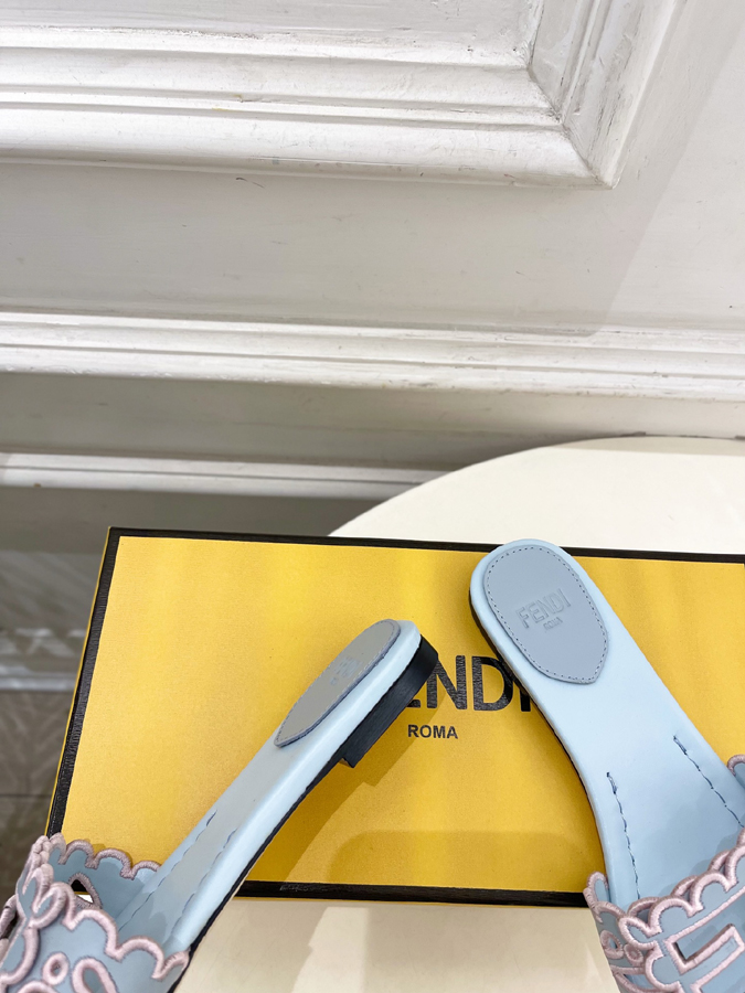 FENDI(フェンディ)| 2026春夏新作コレクション オープントゥ フラットサンダルコピー - 画像 (3)