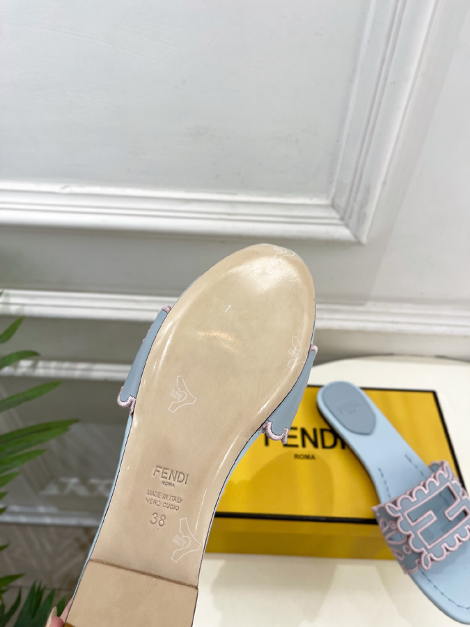 FENDI(フェンディ)| 2026春夏新作コレクション オープントゥ フラットサンダルコピー - 画像 (2)