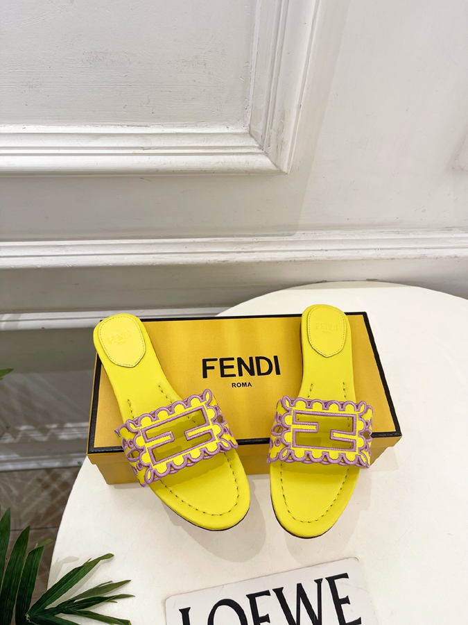 FENDI(フェンディ)| 2026春夏新作コレクション フェンディスニーカーコピー フェンディ サンダル コピー - 画像 (4)