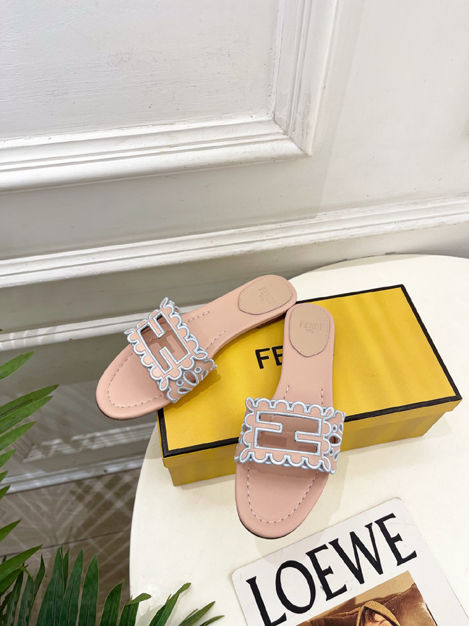 FENDI(フェンディ)| 2026春夏新作コレクション フェンディサンダルコピー - 画像 (5)