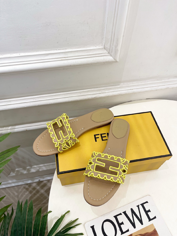 FENDI(フェンディ)| 2026春夏新作コレクション フェンディサンダルコピー - 画像 (5)