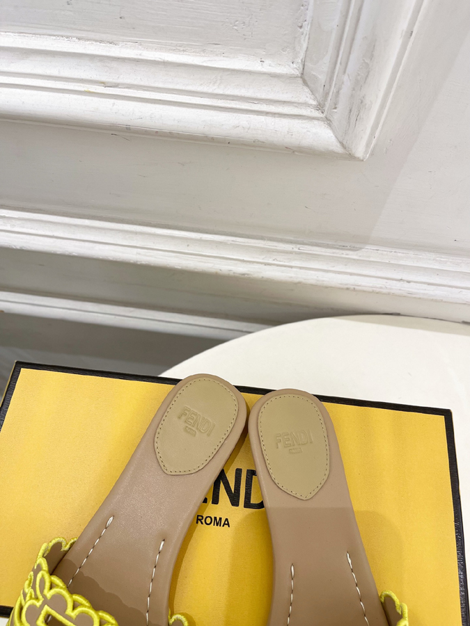 FENDI(フェンディ)| 2026春夏新作コレクション フェンディサンダルコピー - 画像 (7)